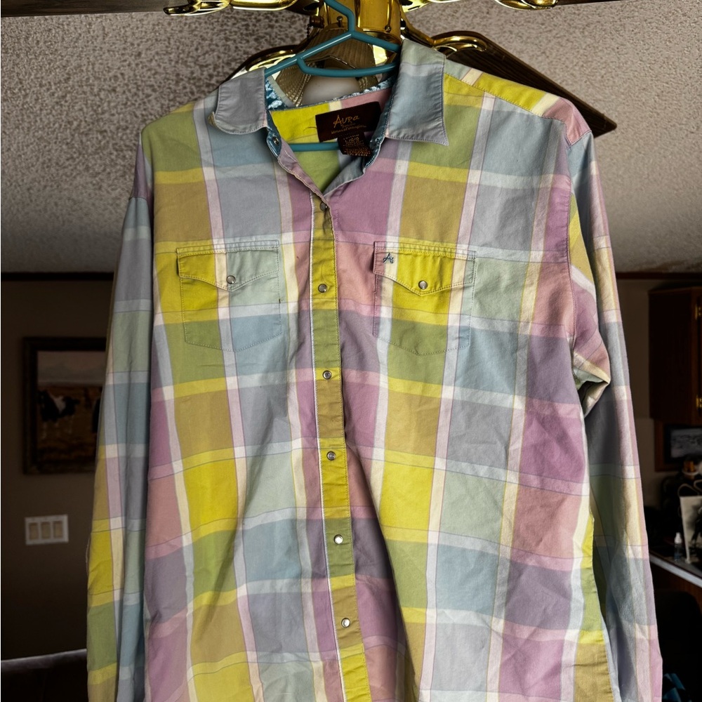 Aura by Wrangler women’s button down shirt